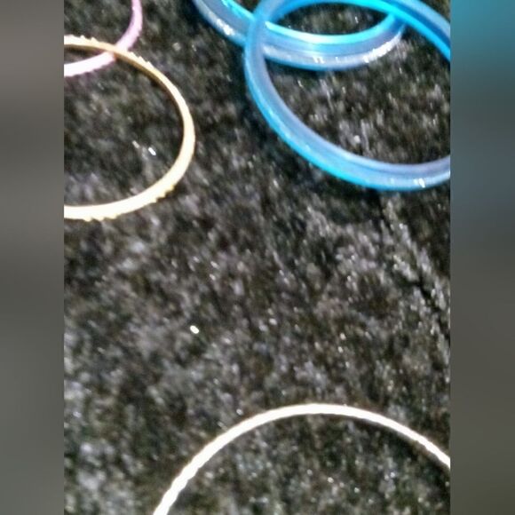  Lot Of Assorted Child Or Doll Sized Bangles - Picture 5 of 11